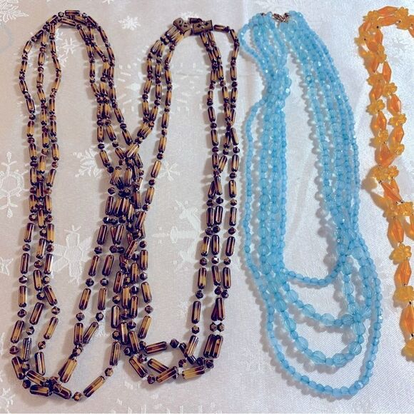 Vintage Japan & Hong Kong Necklaces Set of 3 Various Sizes & Lengths Gorgeous - Picture 3 of 3